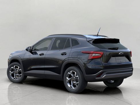 New 2026 Chevrolet Trax LT w/ Driver Confidence Package FWD image 3