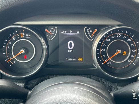 Used 2018 Jeep Wrangler Unlimited Sport AWD/4WD image 24