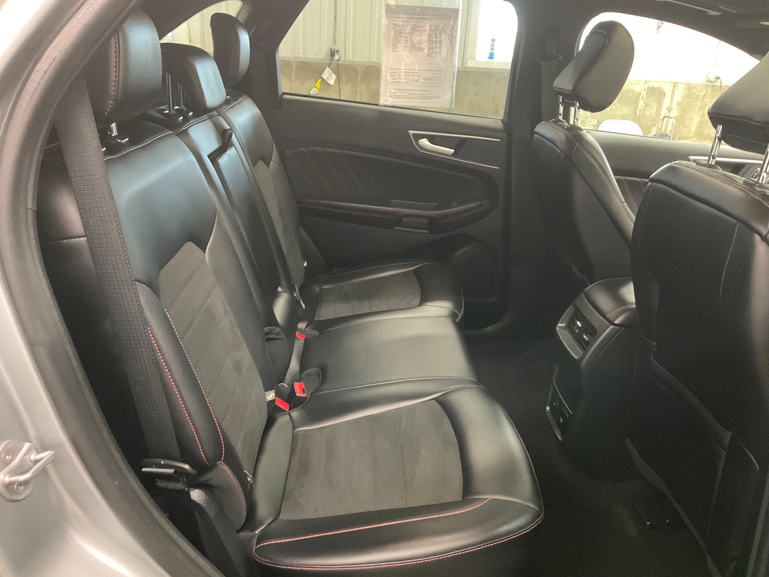 Used 2024 Ford Edge ST-Line w/ Class II Trailer Tow Package AWD/4WD image 28