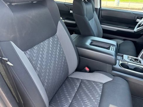 Used 2020 Toyota Tundra SR5 w/ SR5 Upgrade Package AWD/4WD image 17