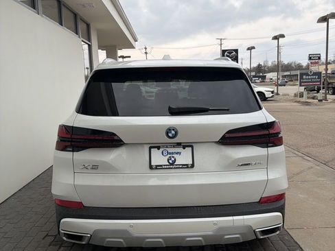 New 2026 BMW X5 xDrive50e w/ Premium Package image 7