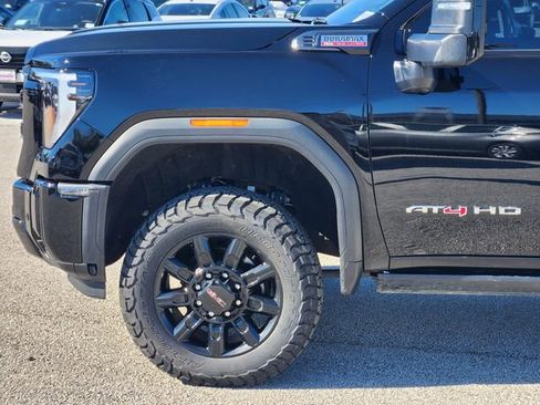 Used 2025 GMC Sierra 2500 AT4 w/ AT4 Premium Plus Package image 5