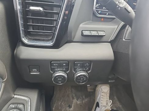 Used 2025 GMC Sierra 3500 Denali w/ Denali Reserve Package AWD/4WD image 19