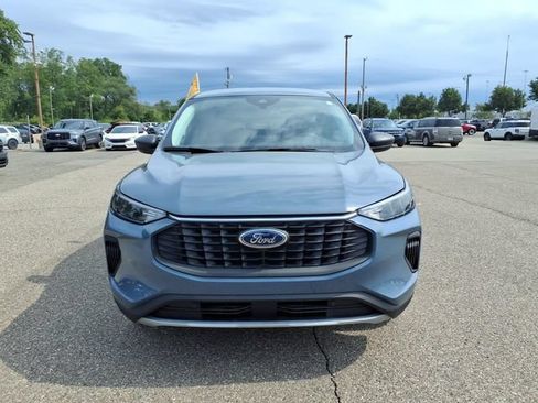 Certified 2023 Ford Escape Active AWD/4WD image 2