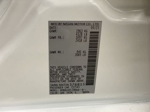 Used 2025 Nissan Altima 2.5 SV FWD image 29