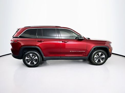 Used 2022 Jeep Grand Cherokee Limited 4xe image 10