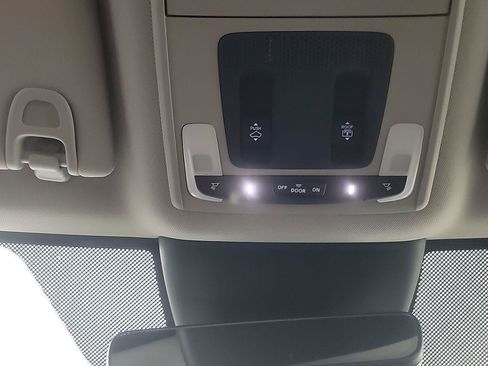 Certified 2023 Honda Pilot Touring image 37