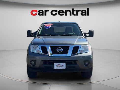 Used 2017 Nissan Frontier SV w/ SV Value Truck Package AWD/4WD image 8