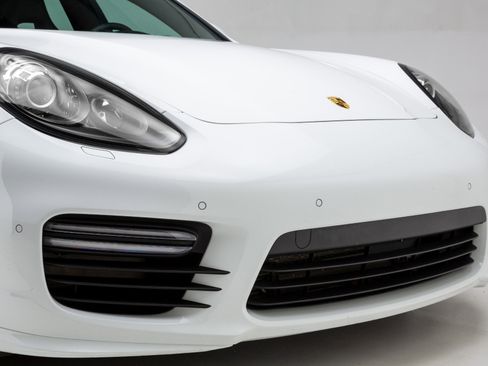 Used 2016 Porsche Panamera GTS image 34