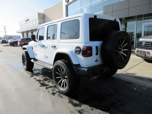 Used 2020 Jeep Wrangler Unlimited Sahara image 7