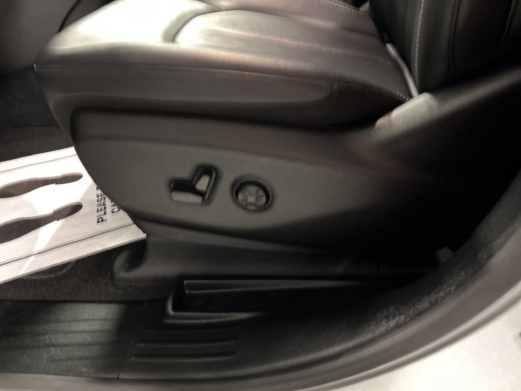 Used 2026 Chrysler Pacifica Select w/ S Appearance Package FWD image 13