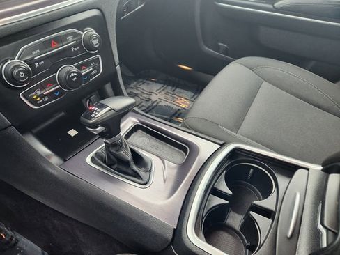 Used 2018 Dodge Charger SXT image 16