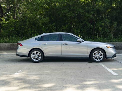 Used 2023 Honda Accord LX image 10