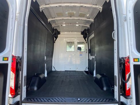 Used 2022 Ford Transit 250 148 High Roof w/ Load Area Protection Package RWD image 7