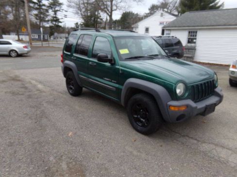 Used 2003 Jeep Liberty Sport image 3
