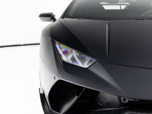 Used 2018 Lamborghini Huracan Performante image 54
