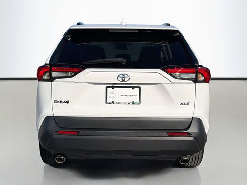 Used 2024 Toyota RAV4 XLE FWD image 4