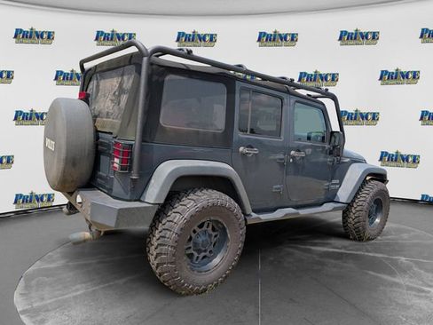 Used 2018 Jeep Wrangler Unlimited Sport S AWD/4WD image 3