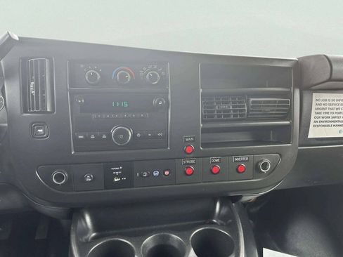 Used 2014 Chevrolet Express 2500 RWD image 22