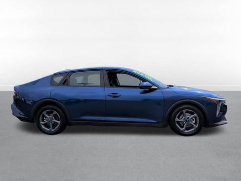 Used 2025 Kia K4 LXS image 3