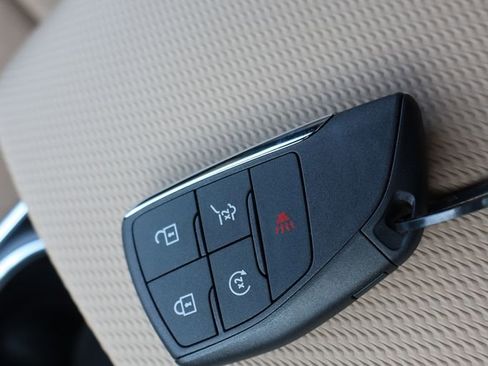 New 2026 Chevrolet Equinox ACTIV w/ Safety and Technology Package AWD/4WD image 30