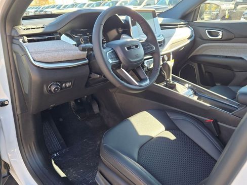 New 2026 Jeep Compass Latitude image 23