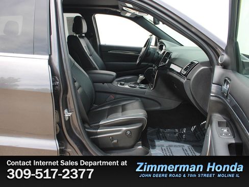 Used 2020 Jeep Grand Cherokee Overland AWD/4WD image 19