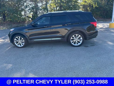 Used 2022 Ford Explorer Platinum w/ Equipment Group 601A AWD/4WD image 11