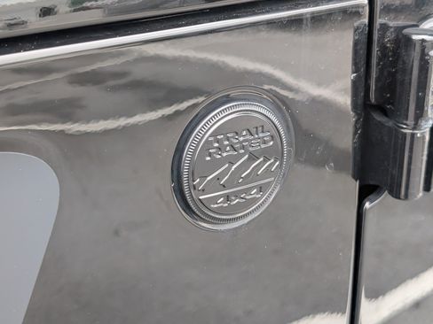 Used 2021 Jeep Gladiator Sport AWD/4WD image 6