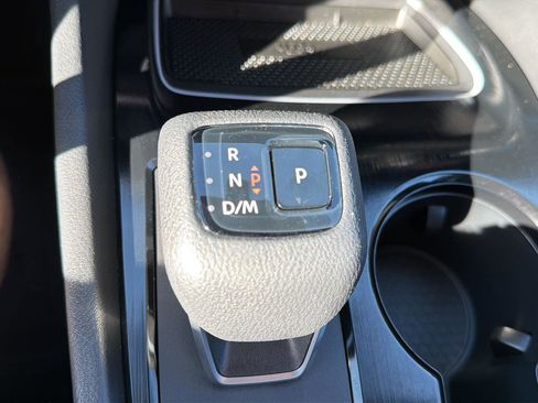 Used 2025 Nissan Rogue SL w/ SL Premium Package image 17