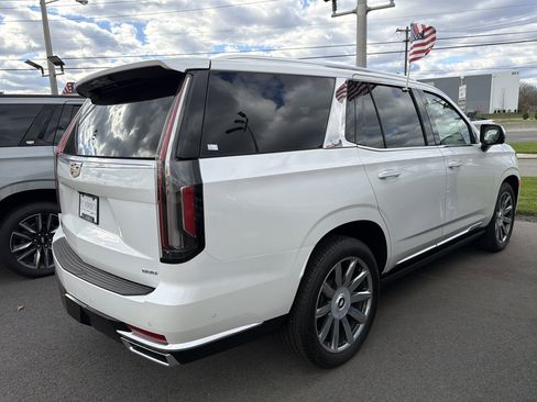 Used 2024 Cadillac Escalade Premium Luxury Platinum image 6