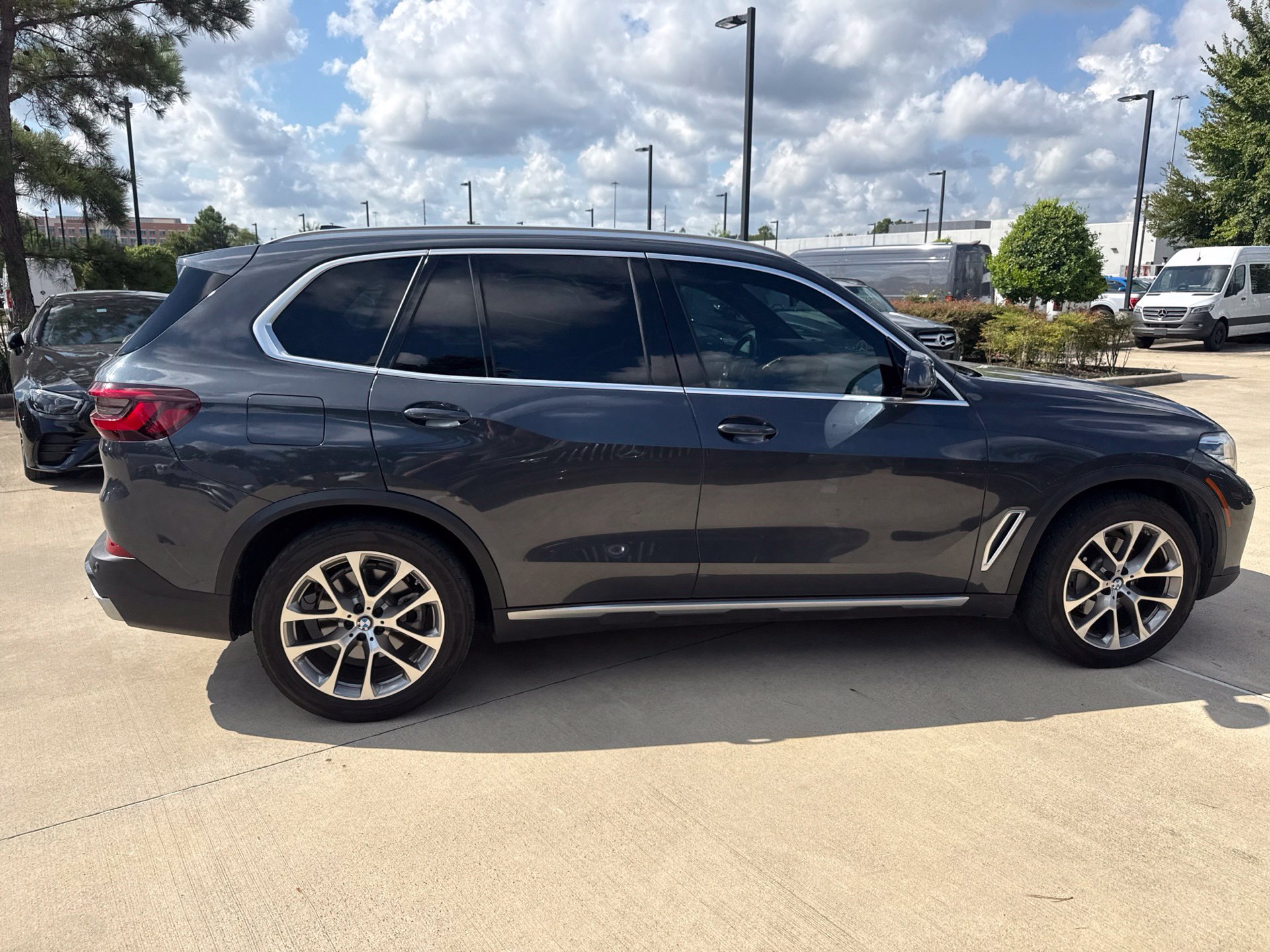 Used 2020 BMW X5 sDrive40i w/ Premium Package RWD image 3