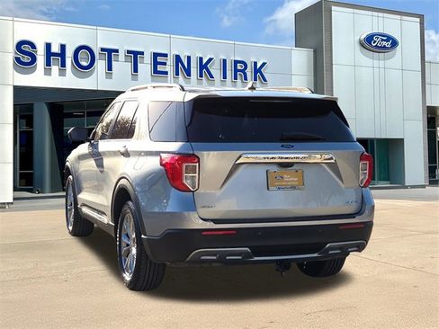 Certified 2022 Ford Explorer XLT w/ Equipment Group 202A image 6