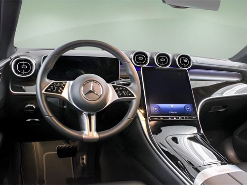 Used 2024 Mercedes-Benz GLC 300 4MATIC image 14