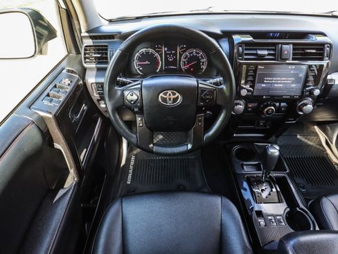 Used 2020 Toyota 4Runner Venture w/ Moonroof Package AWD/4WD image 27