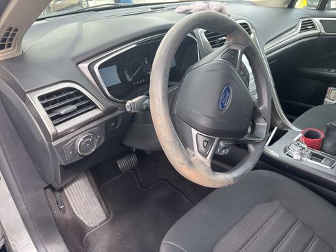 Used 2020 Ford Fusion SE FWD image 7