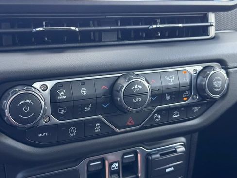 New 2027 Jeep Wrangler Unlimited Rubicon AWD/4WD image 37