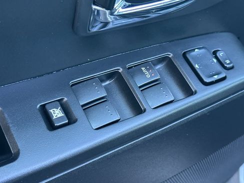 Used 2012 MAZDA MAZDA5 Grand Touring image 13