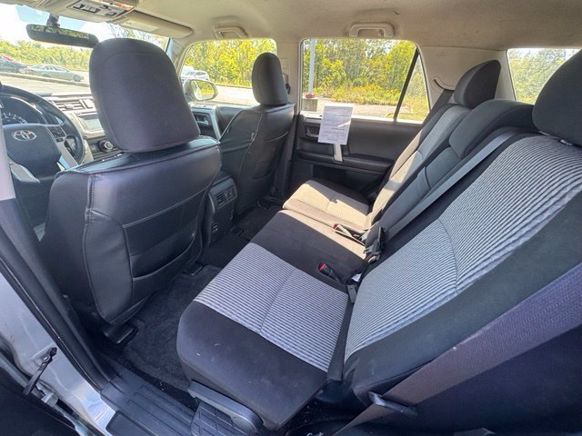 Used 2016 Toyota 4Runner SR5 AWD/4WD image 19