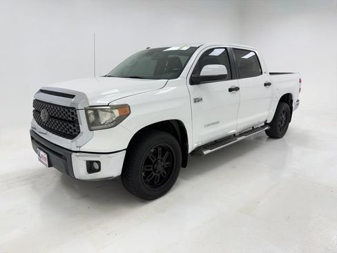 Used 2018 Toyota Tundra SR5 w/ SR5 Upgrade Package RWD image 5