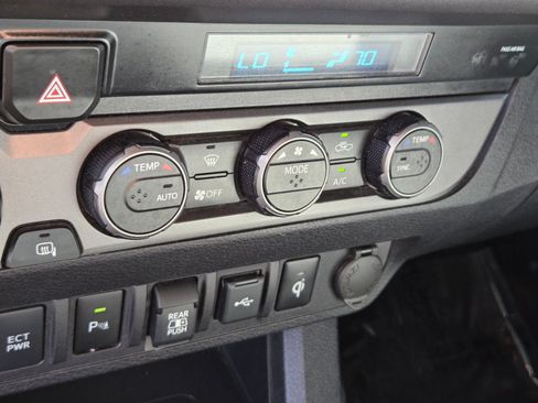 Used 2023 Toyota Tacoma TRD Off-Road w/ Technology Package AWD/4WD image 22