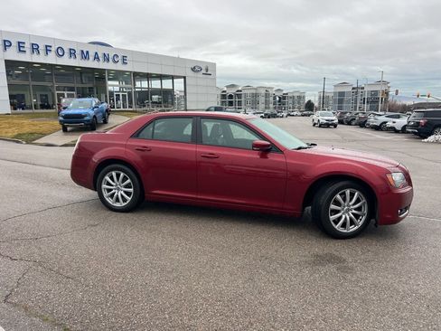 Used 2014 Chrysler 300 S w/ Luxury Group image 3