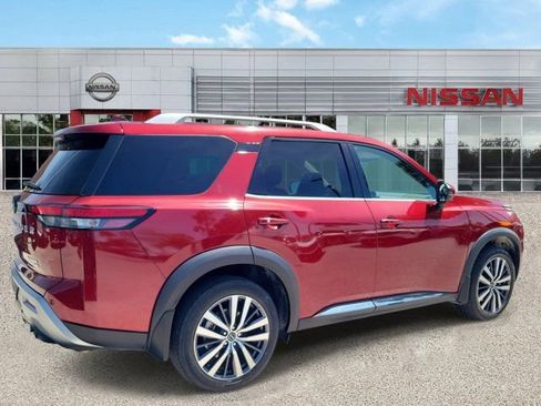 Certified 2022 Nissan Pathfinder Platinum w/ Cargo Package AWD/4WD image 5