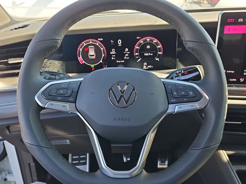 New 2026 Volkswagen Tiguan SE R-Line FWD image 15