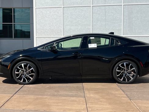 New 2026 Toyota Prius Plug-In Hybrid FWD image 7