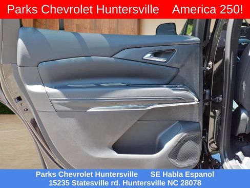 New 2026 Chevrolet Traverse LT w/ Driver Confidence Package FWD image 25