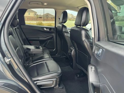 Used 2022 Ford Escape SEL w/ Technology Package FWD image 36