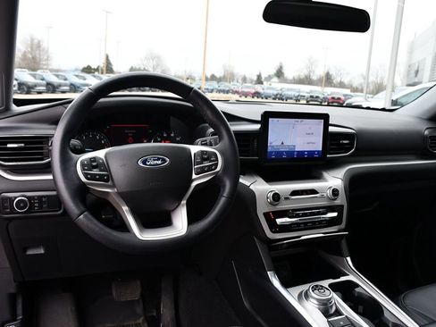 Used 2023 Ford Explorer XLT w/ Equipment Group 202A image 12