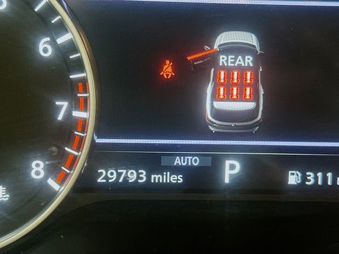 Used 2025 Nissan Pathfinder SV AWD/4WD image 18