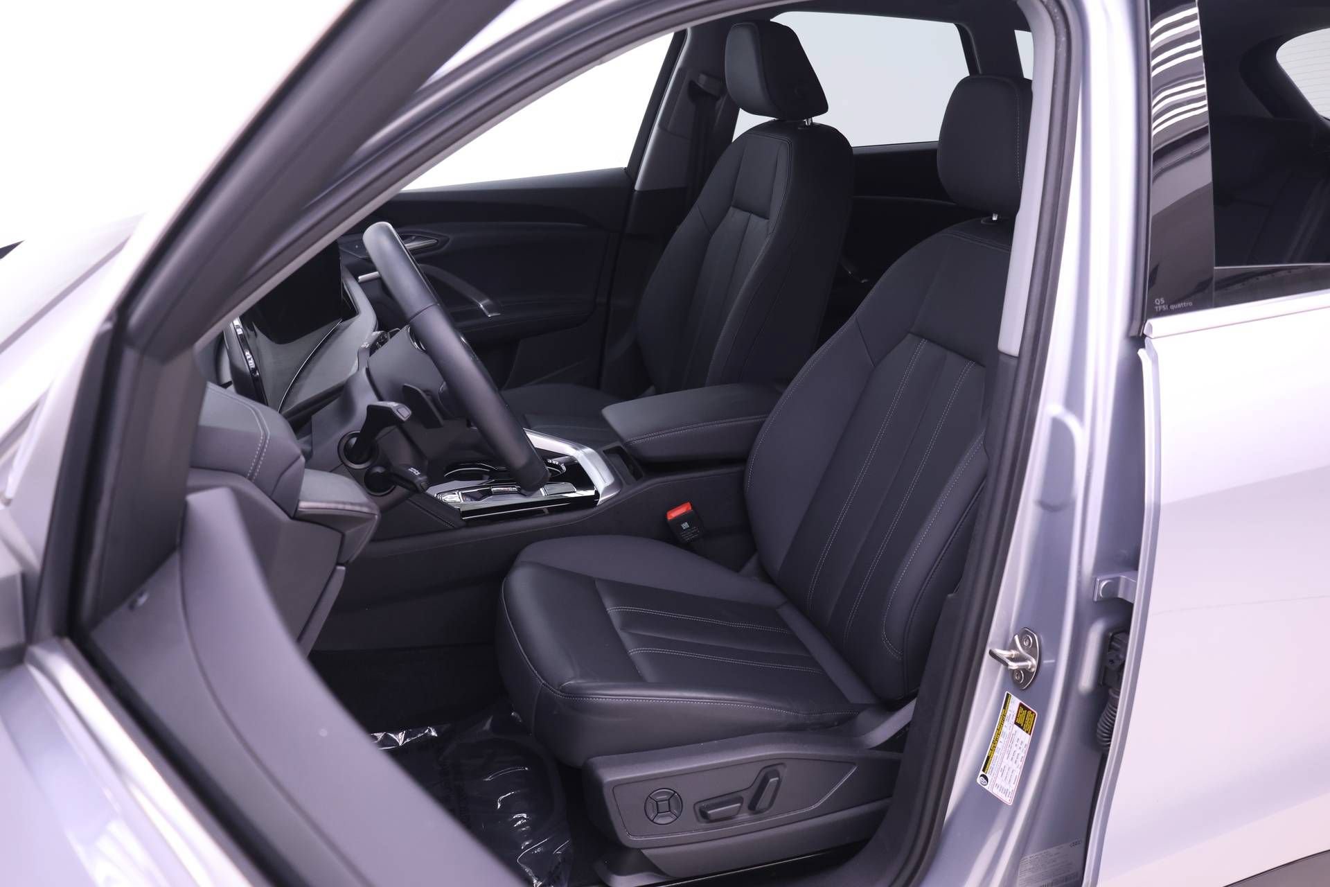 Certified 2025 Audi Q5 Premium AWD/4WD image 7